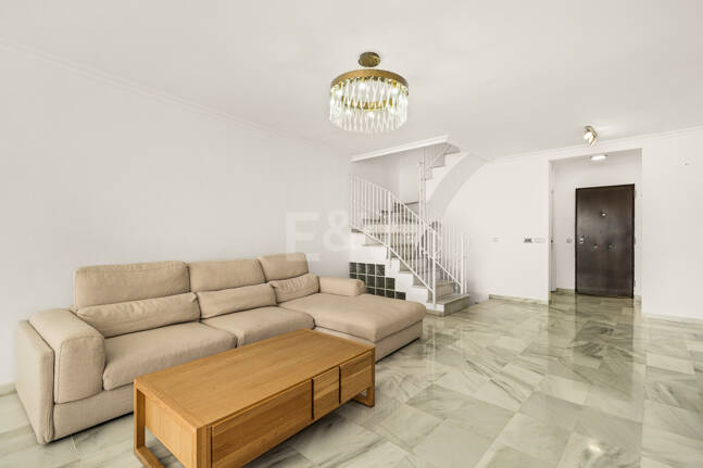 Reihenhaus Mit Meerblick Und Großem Potenzial In Nagüeles, Goldene Meile