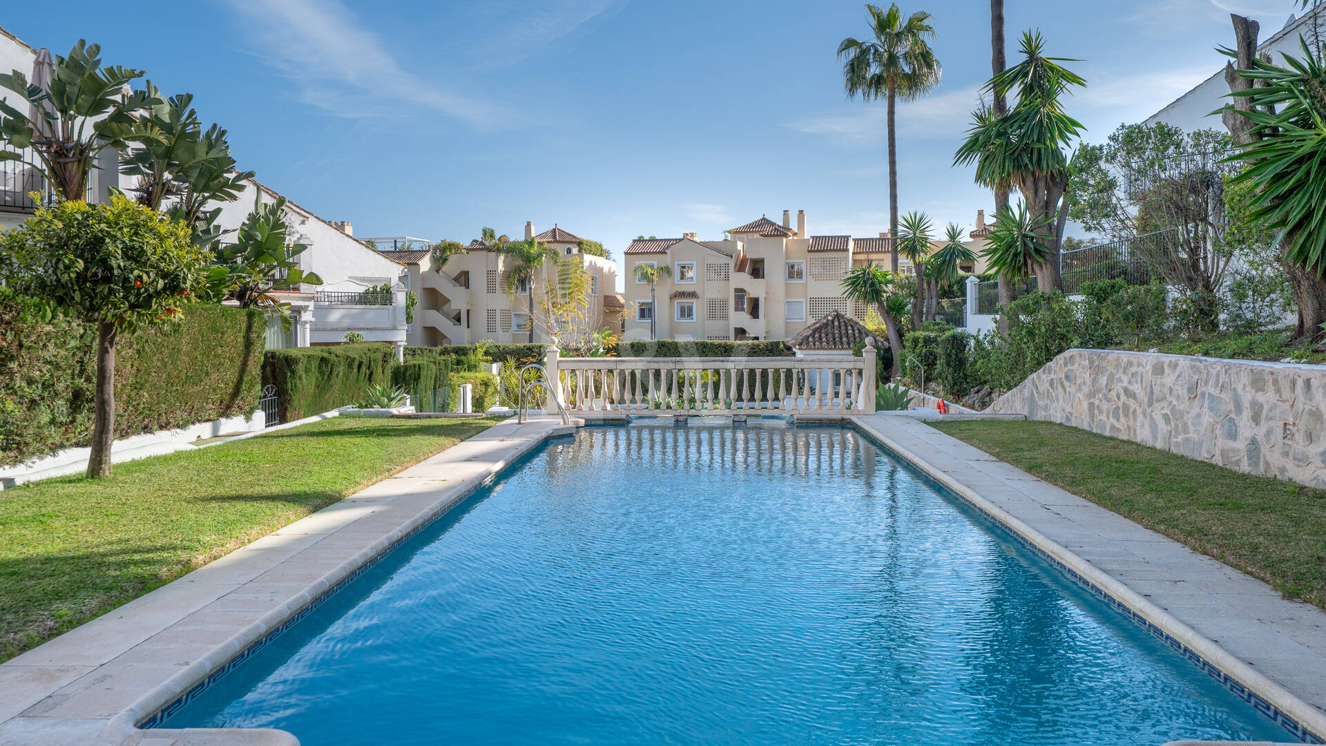Reihenhaus Mit Meerblick Und Großem Potenzial In Nagüeles, Goldene Meile