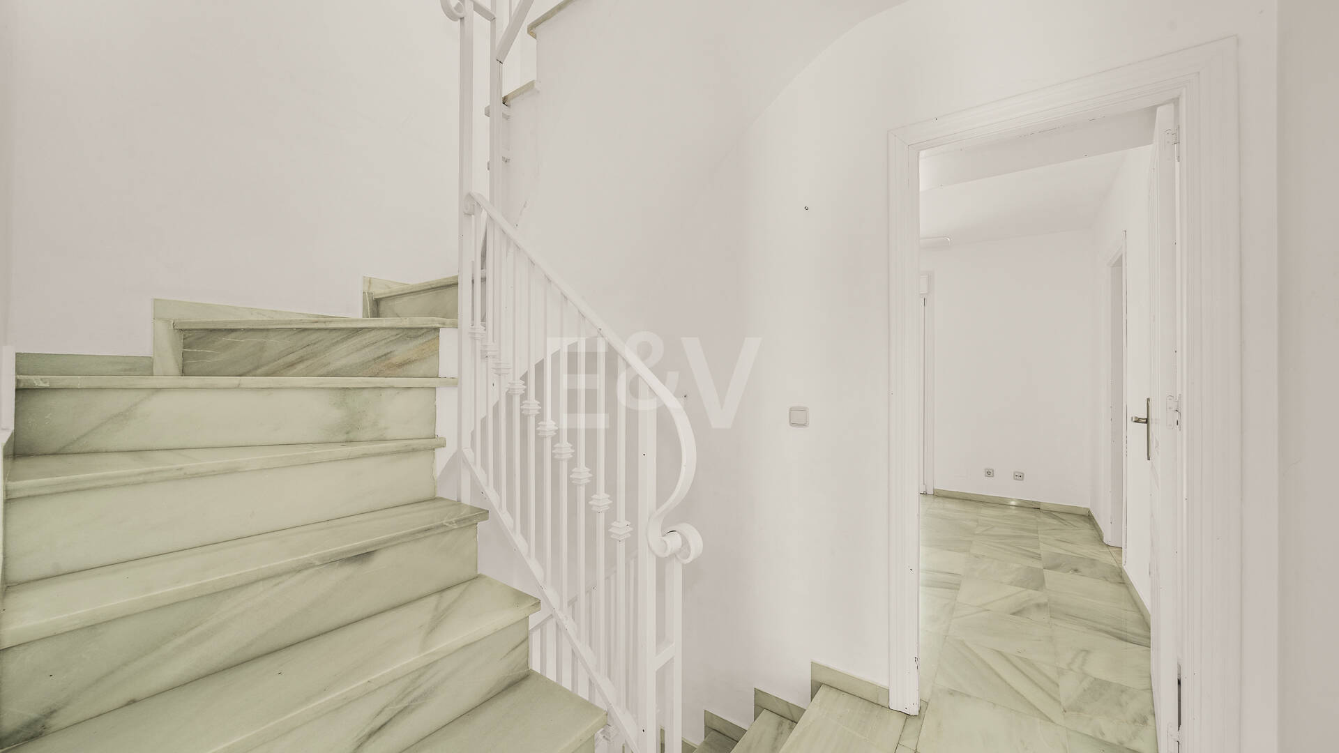 Reihenhaus Mit Meerblick Und Großem Potenzial In Nagüeles, Goldene Meile