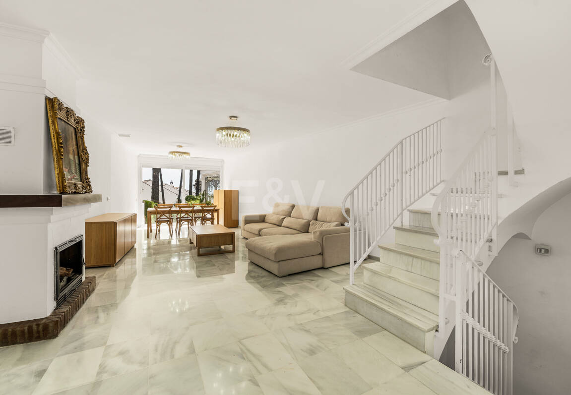 Reihenhaus Mit Meerblick Und Großem Potenzial In Nagüeles, Goldene Meile