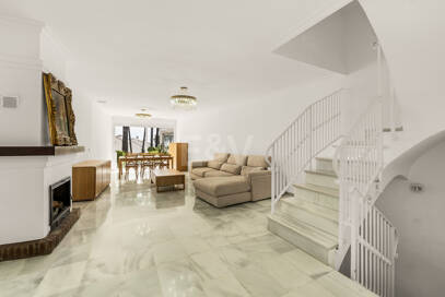 Reihenhaus Mit Meerblick Und Großem Potenzial In Nagüeles, Goldene Meile