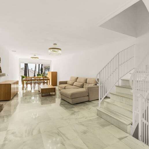 Reihenhaus Mit Meerblick Und Großem Potenzial In Nagüeles, Goldene Meile