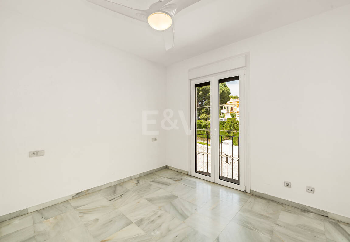 Reihenhaus Mit Meerblick Und Großem Potenzial In Nagüeles, Goldene Meile