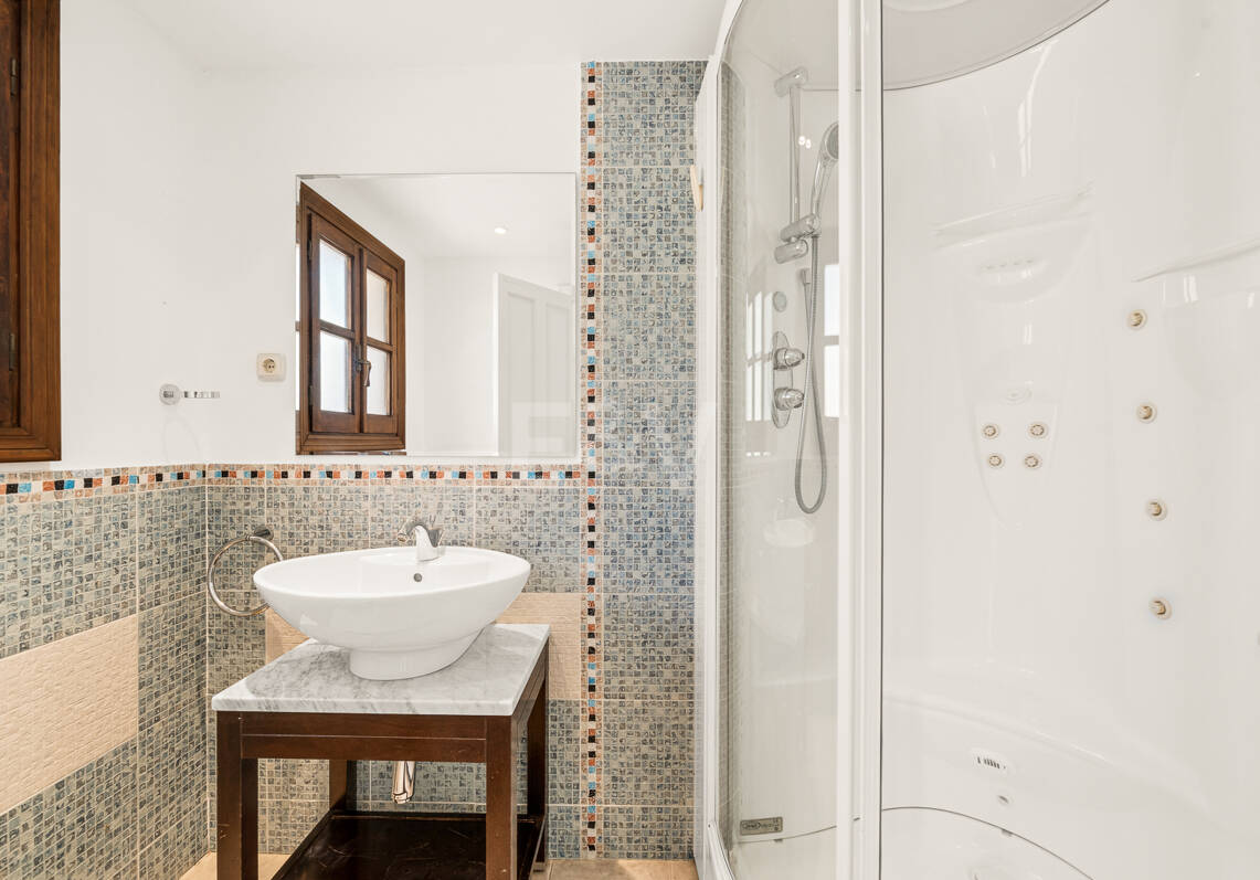 Townhouse z widokiem na morze i silny potencjał w Nagüeles, Golden Mile