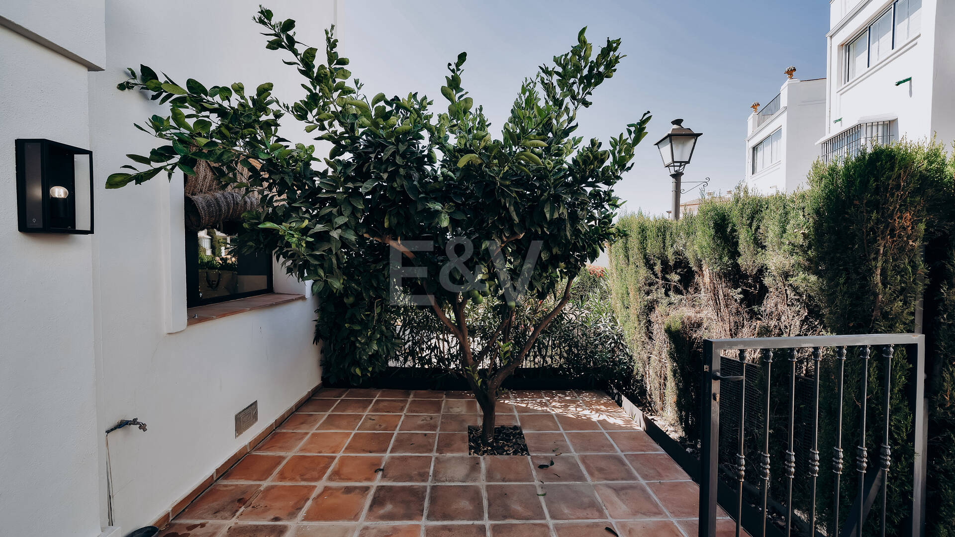 Stilvolles Haus mit traumhaftem Meerblick in Marbella Hill Club