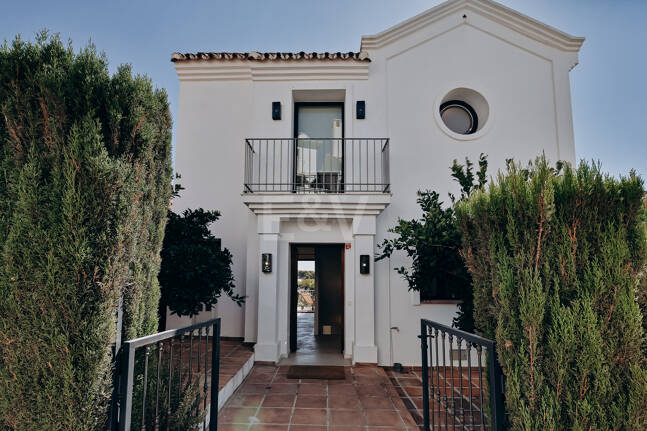Stilvolles Haus mit traumhaftem Meerblick in Marbella Hill Club