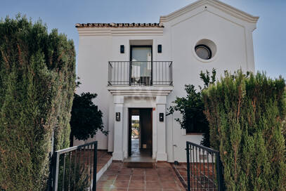 Stilvolles Haus mit traumhaftem Meerblick in Marbella Hill Club
