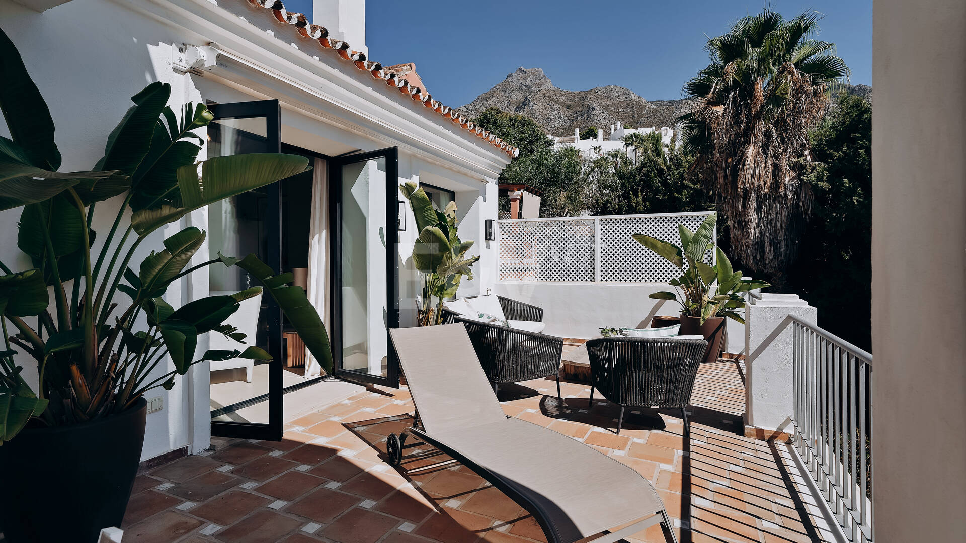 Stilvolles Haus mit traumhaftem Meerblick in Marbella Hill Club