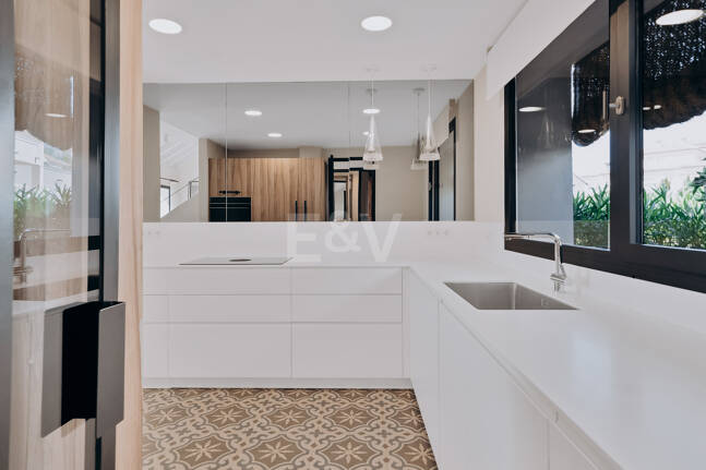 Stilvolles Haus mit traumhaftem Meerblick in Marbella Hill Club