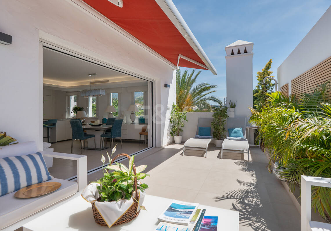 Exklusives Penthouse direkt am Strand in Las Cañas Beach an der Goldenen Meile von Marbella