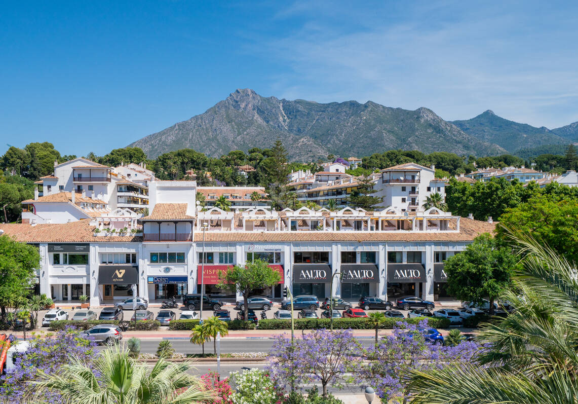 Exklusives Penthouse direkt am Strand in Las Cañas Beach an der Goldenen Meile von Marbella
