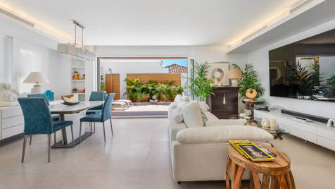 Exclusive Beachfront Penthouse in Las Cañas Beach, Marbella Golden Mile