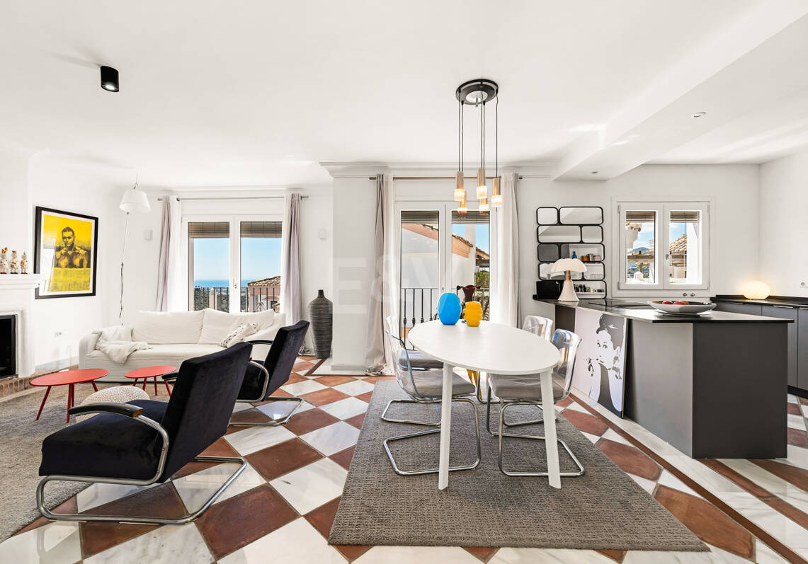 Encantadora casa adosada de 3 dormitorios con vistas panorámicas al mar en La Heredia