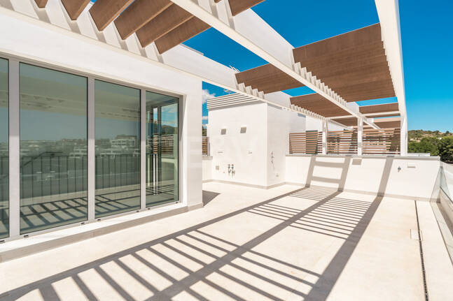 Luxury 4-Bedroom Duplex Penthouse with Private Rooftop Pool Fronting Santa Clara Golf