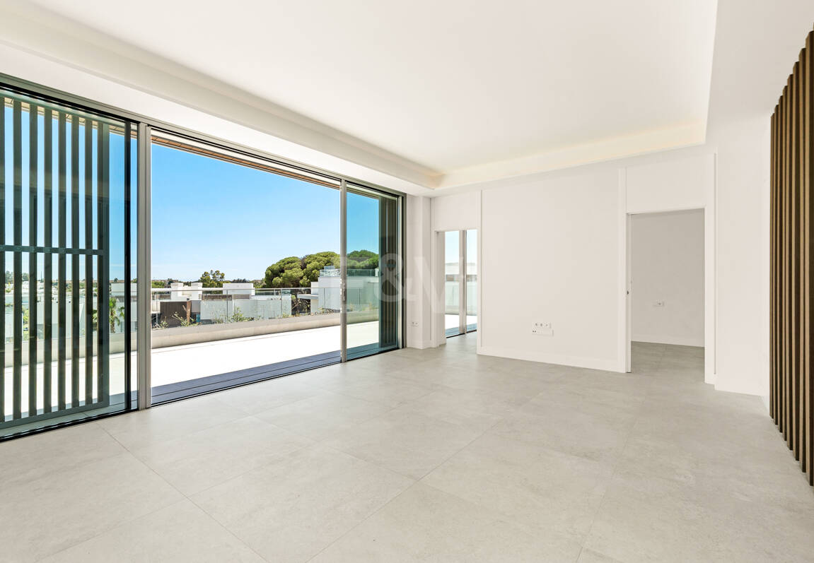 Luxury 4-Bedroom Duplex Penthouse with Private Rooftop Pool Fronting Santa Clara Golf