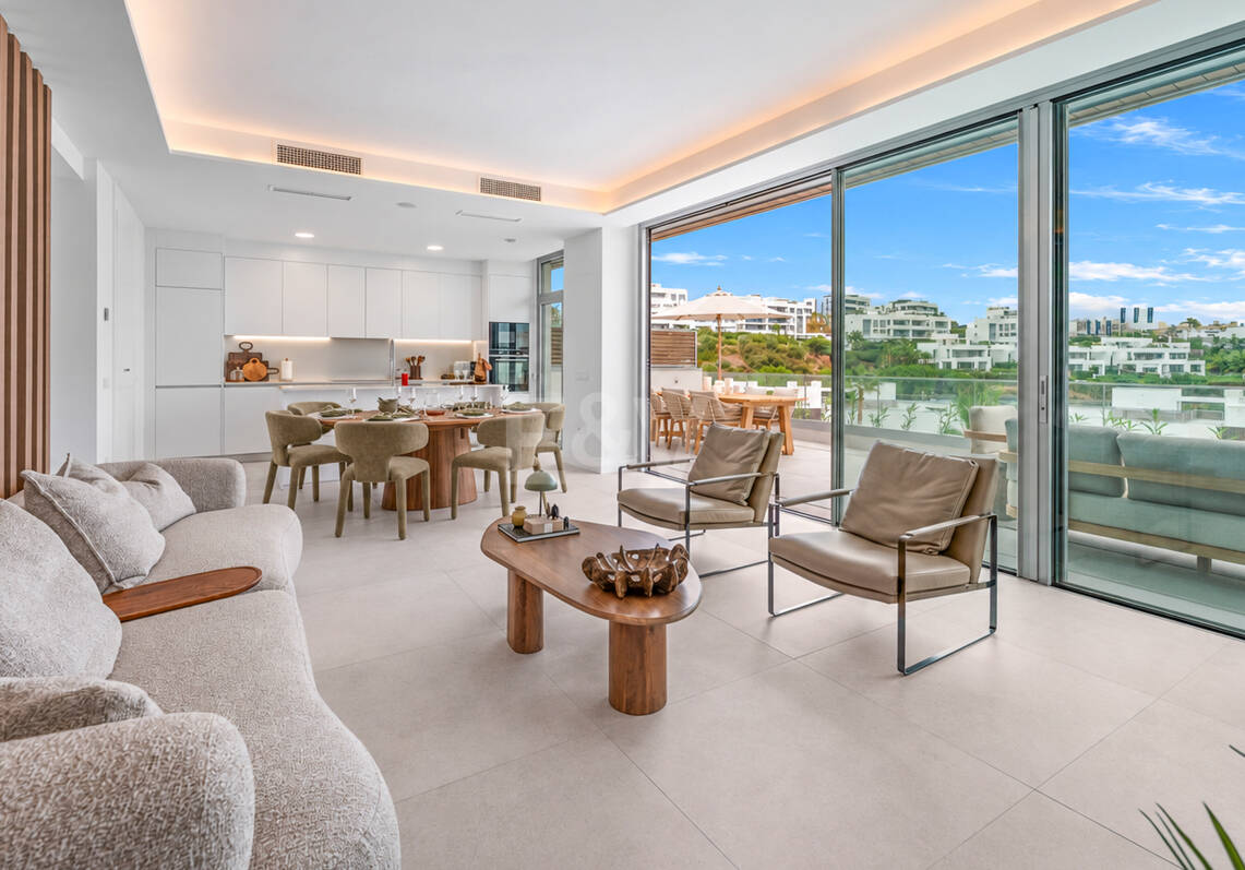 Luksusowy dwupoziomowy penthouse z czterema sypialniami i prywatnym basenem na dachu, z widokiem na pole golfowe Santa Clara