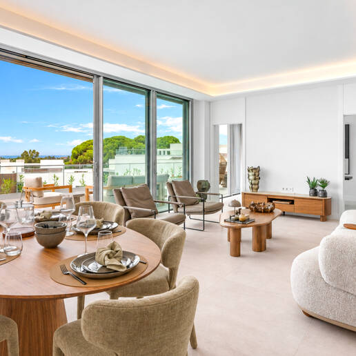 Luksusowy dwupoziomowy penthouse z czterema sypialniami i prywatnym basenem na dachu, z widokiem na pole golfowe Santa Clara