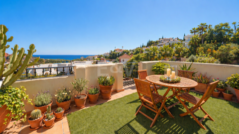 Luminous Duplex with Panoramic Sea Views and Sun-Filled Terraces