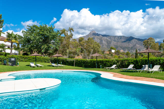 Impeccable Garden Apartment in a Prime Golden Mile Setting