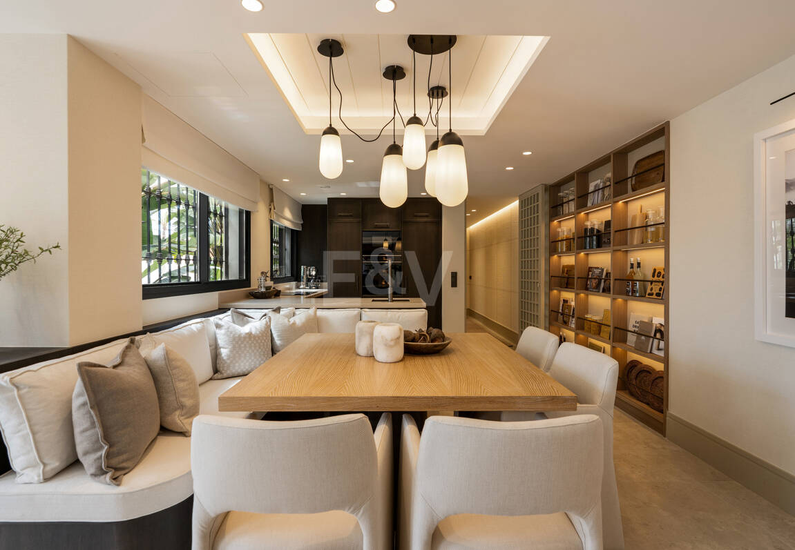 Impeccable Garden Apartment in a Prime Golden Mile Setting