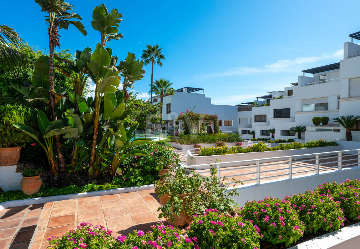 Impeccable Garden Apartment in a Prime Golden Mile Setting