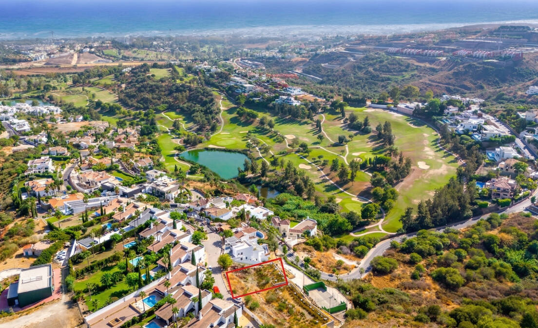 Doskonała Villa Plot z Morza Panoramicznego, Golf i Mountain Views i zatwierdzony projekt