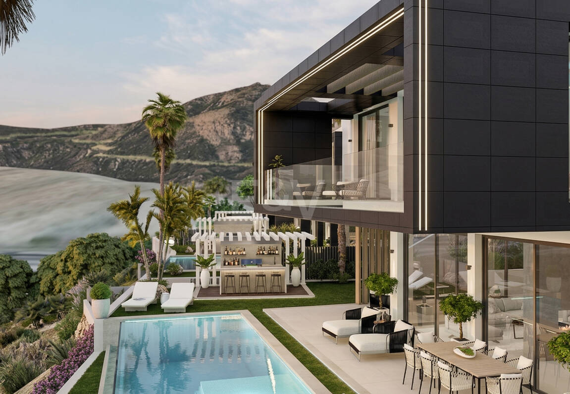 Excellent terrain de Villa avec vue panoramique sur la mer, le golf et la montagne et projet approuvé