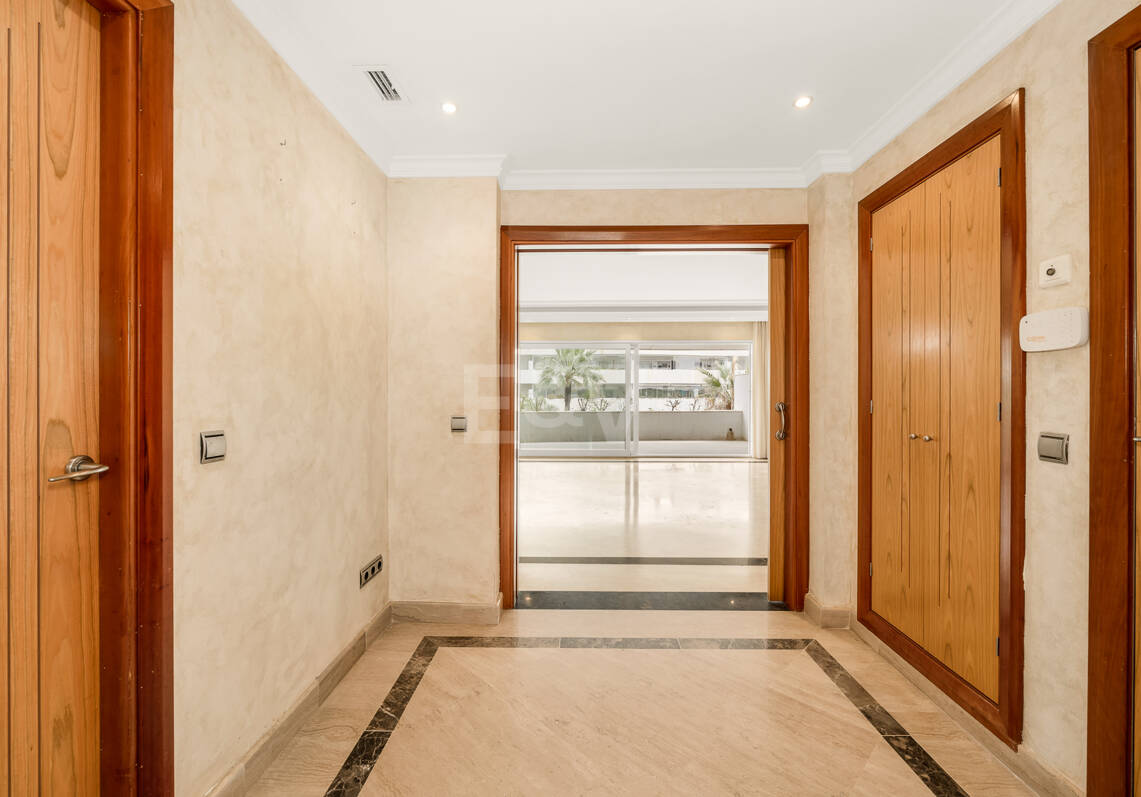 Beachside apartament w Puerto Banús w wyłącznej społeczności falistej