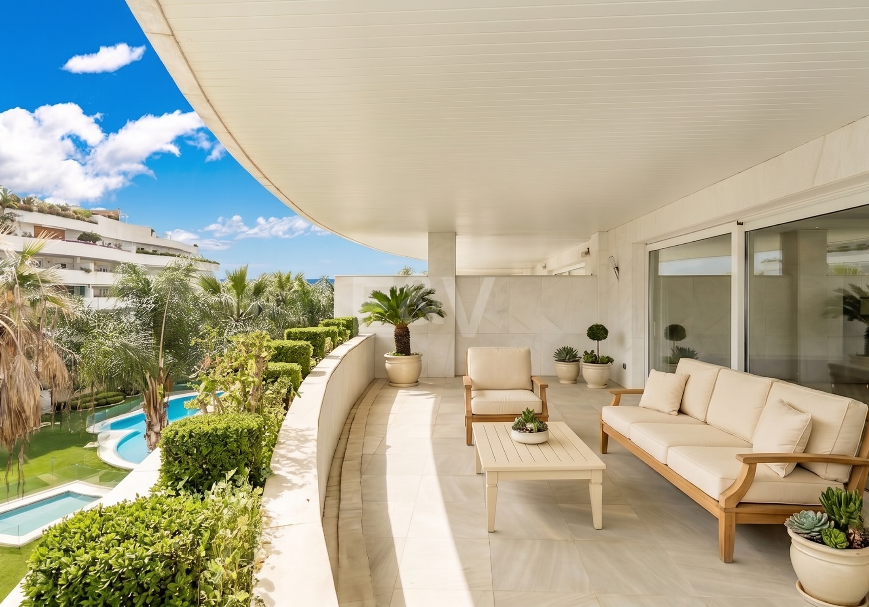 Beachside apartament w Puerto Banús w wyłącznej społeczności falistej