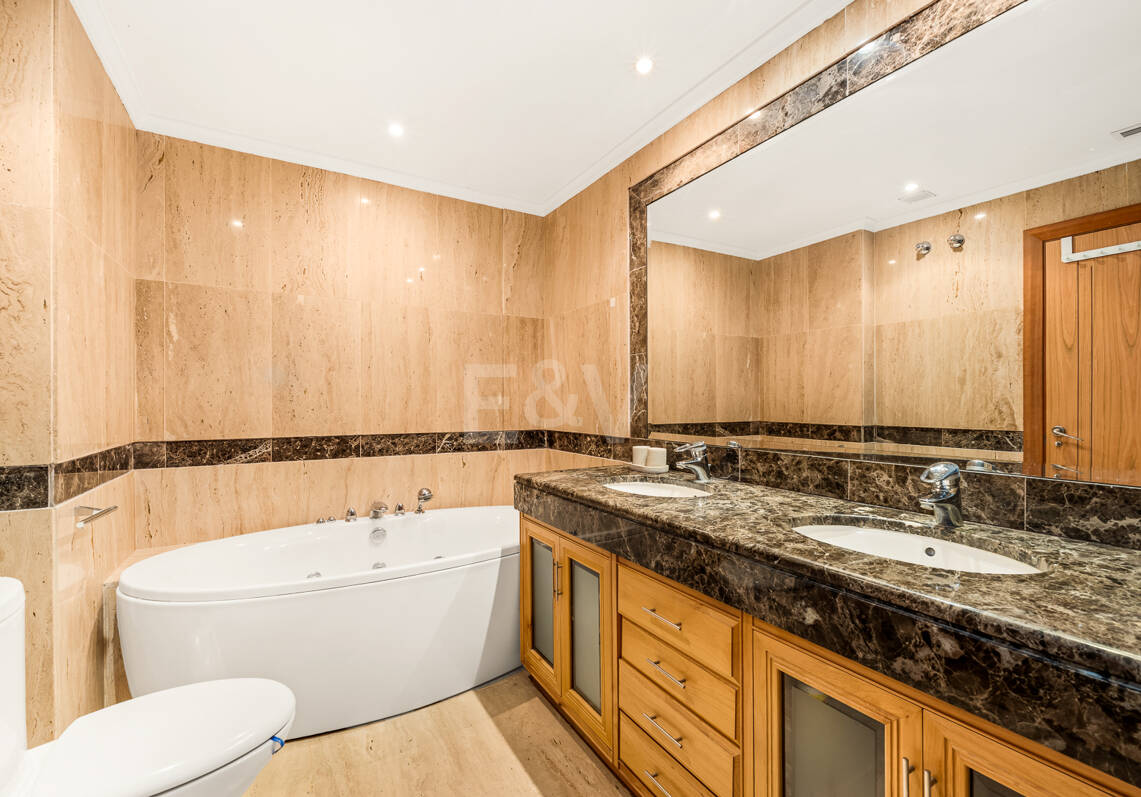 Beachside apartament w Puerto Banús w wyłącznej społeczności falistej