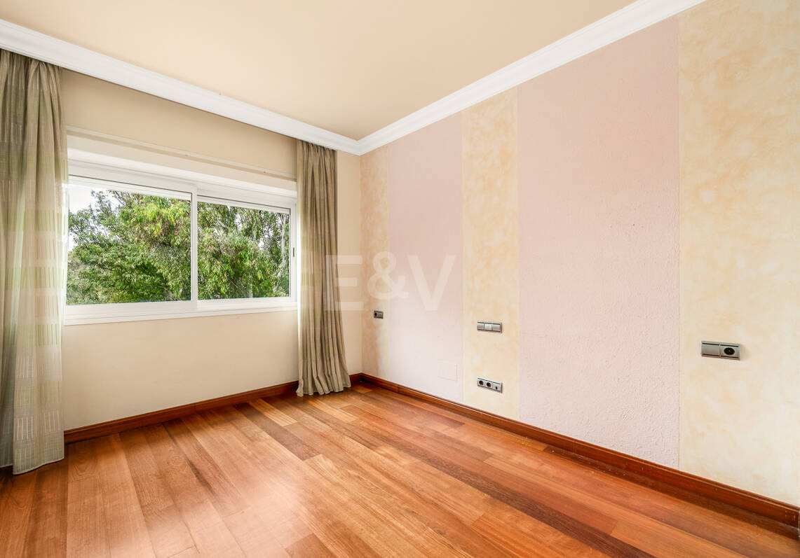 Beachside apartament w Puerto Banús w wyłącznej społeczności falistej