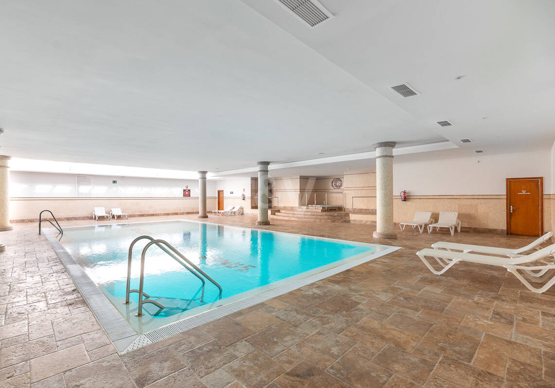 Beachside apartament w Puerto Banús w wyłącznej społeczności falistej