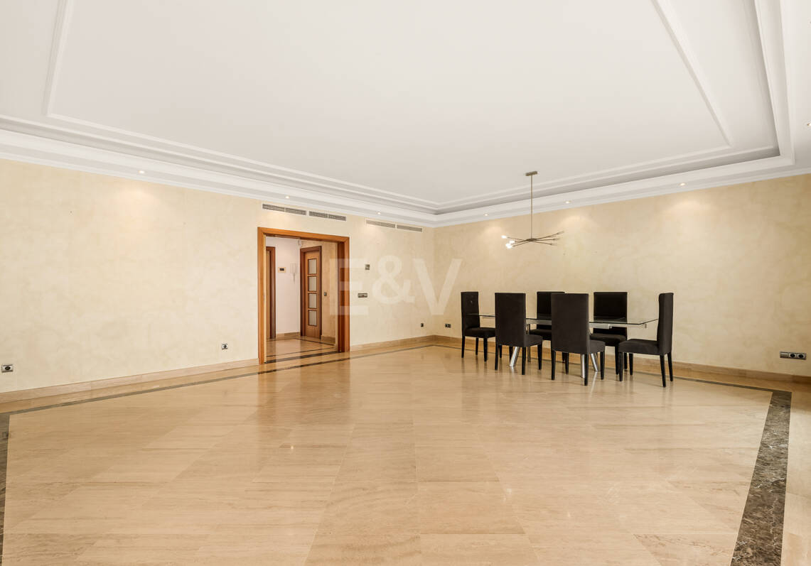 Beachside apartament w Puerto Banús w wyłącznej społeczności falistej