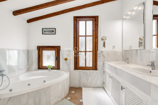 Traditional Andalucian Family Home with Sea Views