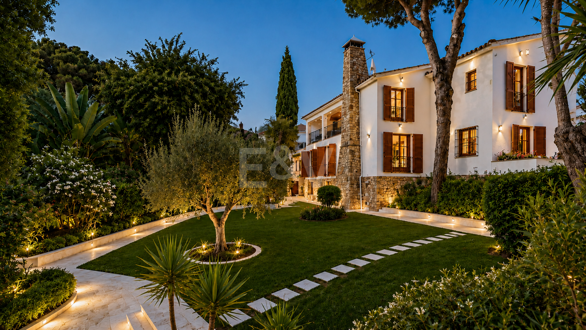 Traditional Andalucian Family Home with Sea Views