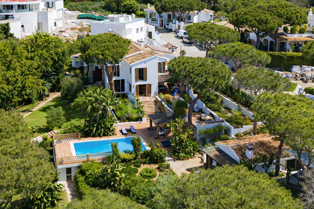 Traditional Andalucian Family Home with Sea Views