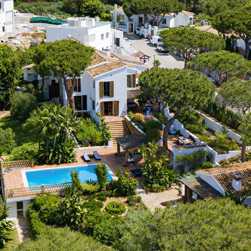 Traditional Andalucian Family Home with Sea Views