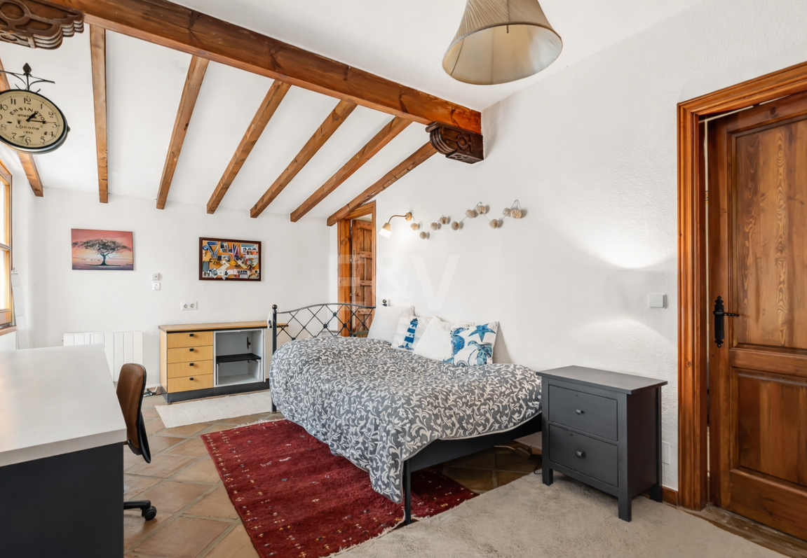 Traditional Andalucian Family Home with Sea Views