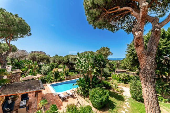 Traditional Andalucian Family Home with Sea Views