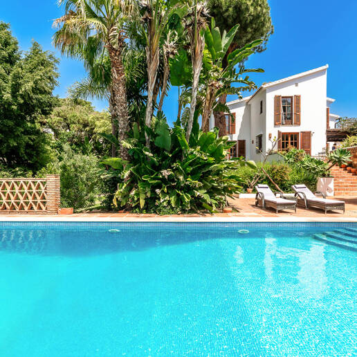 Traditional Andalucian Family Home with Sea Views