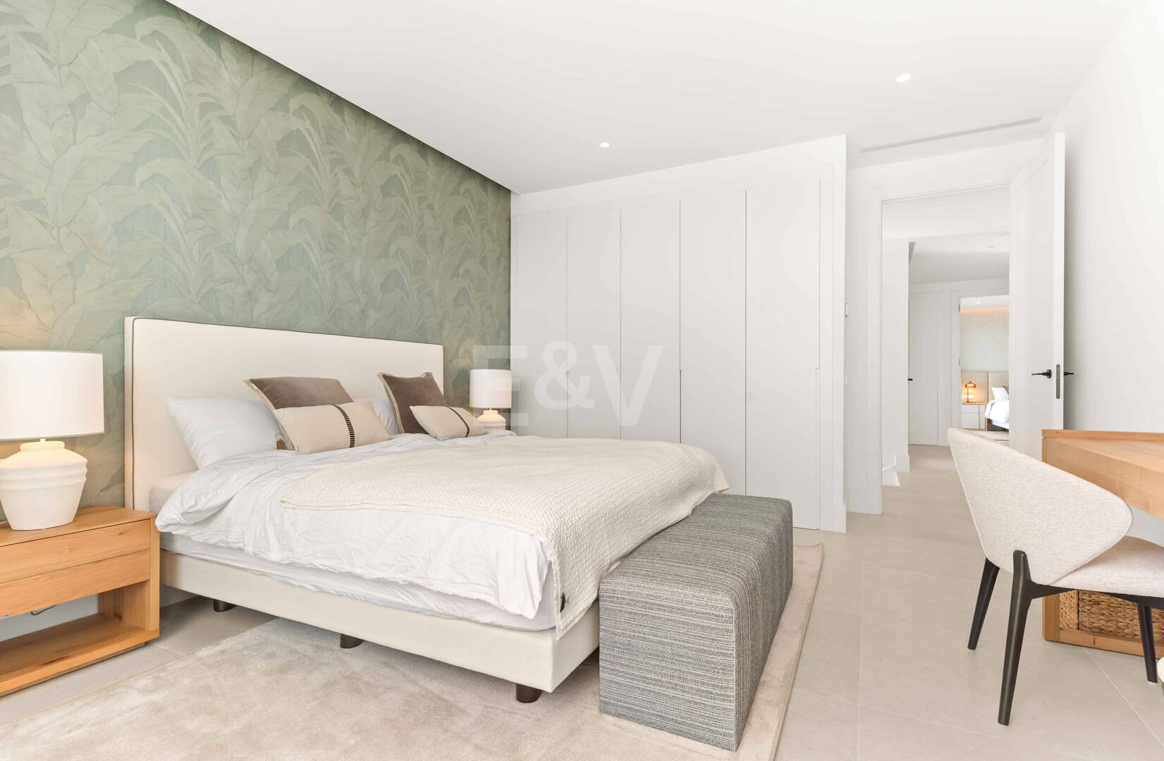 Impressive New Villa with Rooftop Retreat and Private Pool Near the City Centre