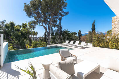 Impressive New Villa with Rooftop Retreat and Private Pool Near the City Centre