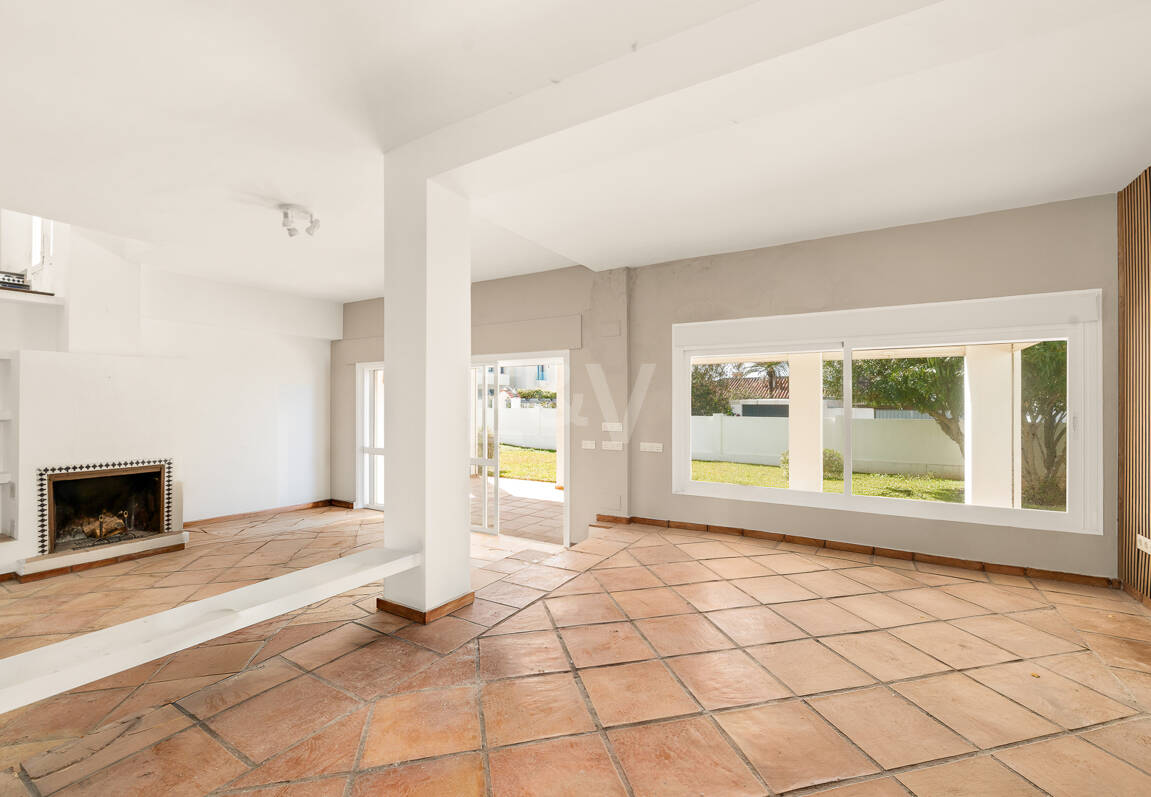 Contemporary Beachside Villa Just Steps from the Sea with Panoramic Views