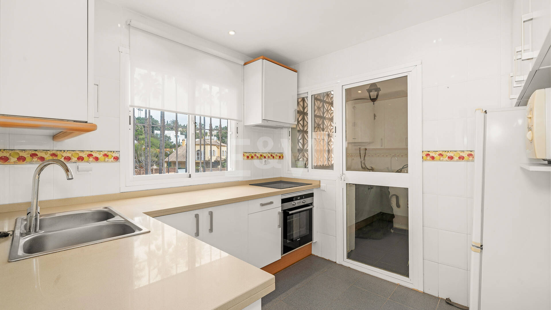 Apartamento orientado al sur en excelente ubicación junto a la playa