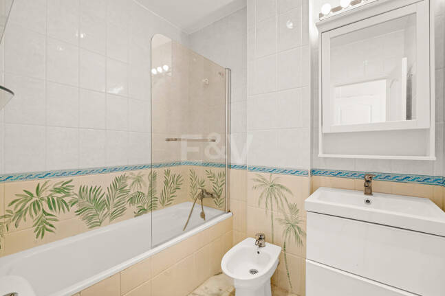 Apartamento orientado al sur en excelente ubicación junto a la playa