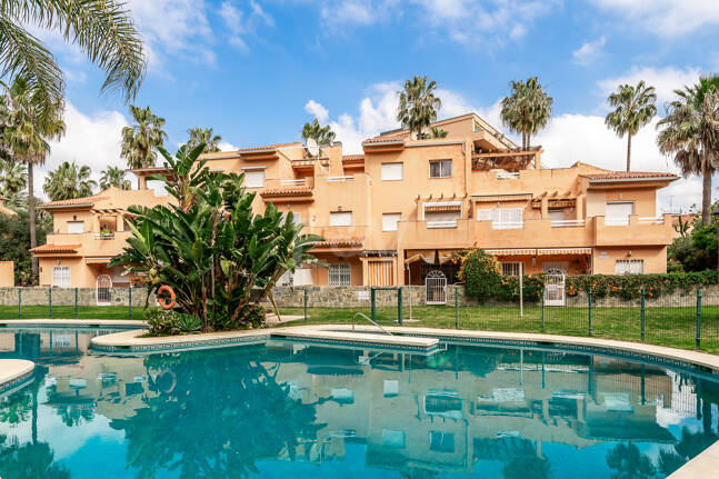 Apartamento orientado al sur en excelente ubicación junto a la playa