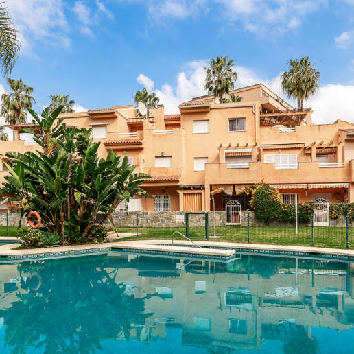 Apartamento orientado al sur en excelente ubicación junto a la playa