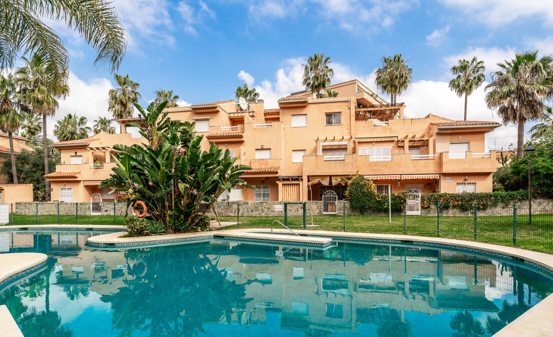 Apartamento orientado al sur en excelente ubicación junto a la playa