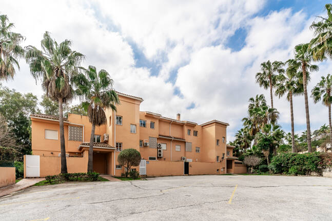 Apartamento orientado al sur en excelente ubicación junto a la playa