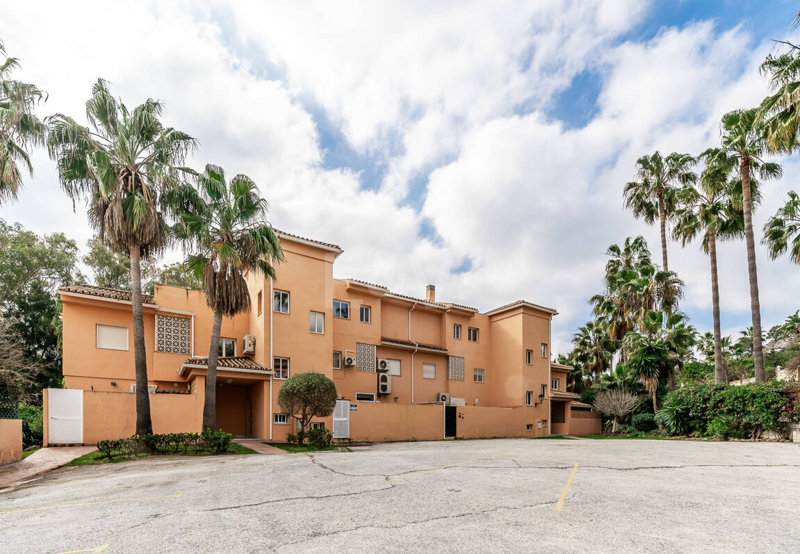 Apartamento orientado al sur en excelente ubicación junto a la playa